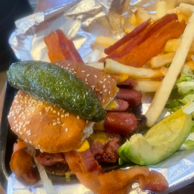 Hamburger Estilo Juarez.